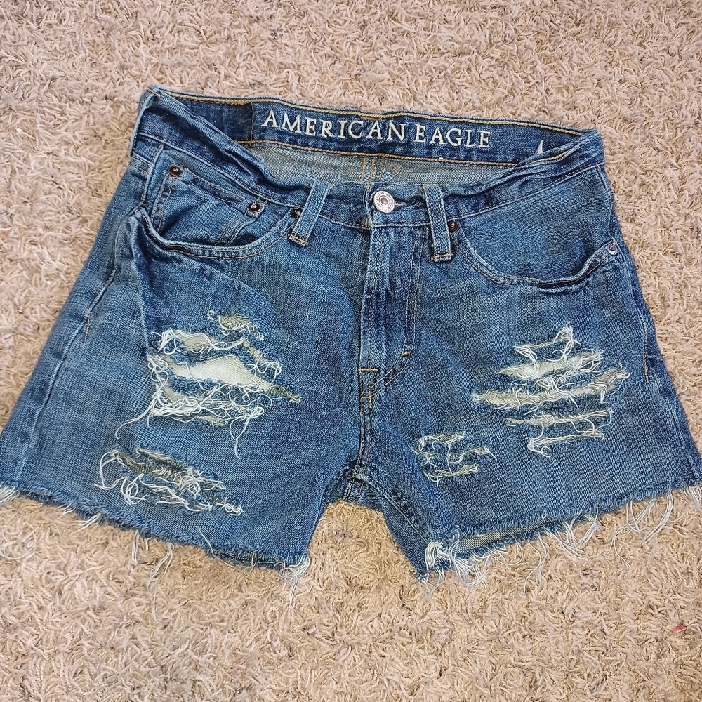 American Eagle Ladies Distressed Raw Hem Blue Jean Shorts